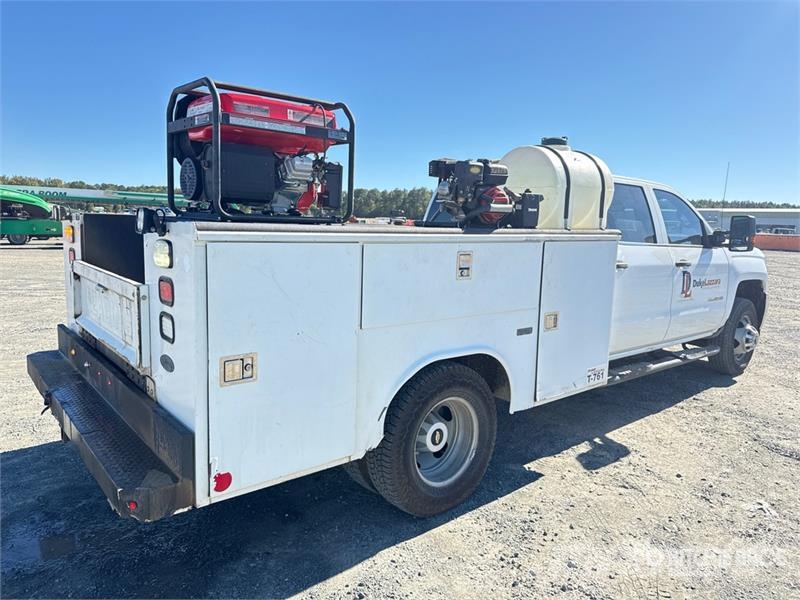 Chevrolet 3500 HD 4x2 Crew Cab Simpson water pump with 35 ga Utilitaire benne