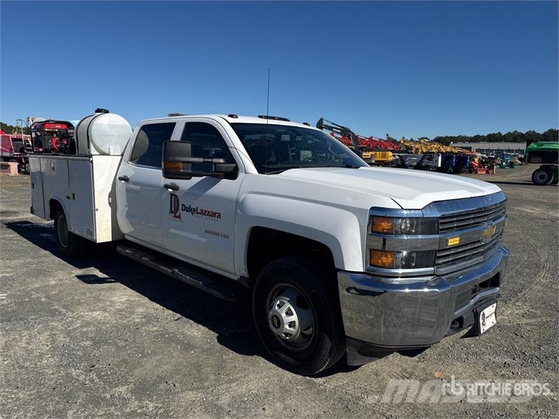 Chevrolet 3500 HD 4x2 Crew Cab Simpson water pump with 35 ga Utilitaire benne