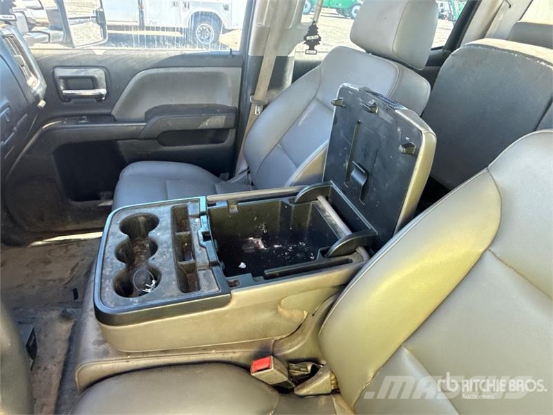 Chevrolet 3500 HD 4x2 Crew Cab Simpson water pump with 35 ga Utilitaire benne