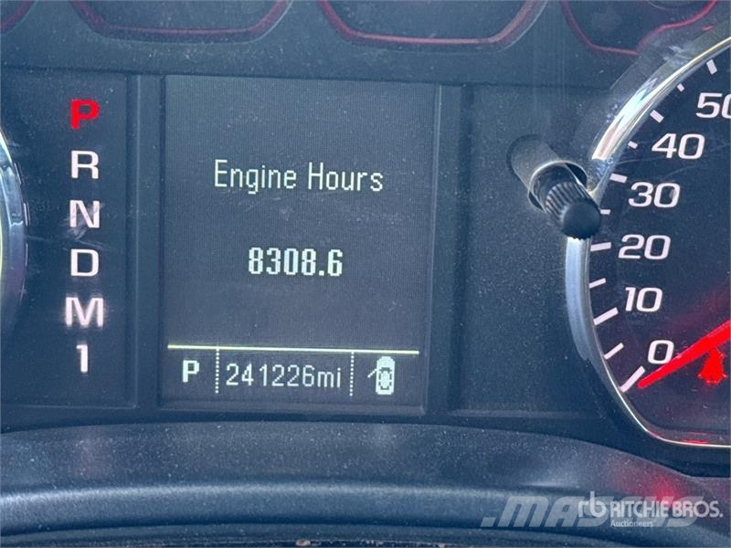 Chevrolet 3500 HD 4x2 Crew Cab Simpson water pump with 35 ga Utilitaire benne