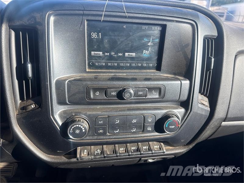 Chevrolet 3500 HD 4x2 Crew Cab Utility Truck 픽업/드롭사이드