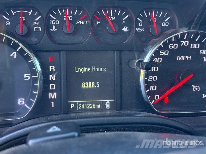 Chevrolet 3500 HD 4x2 Crew Cab Simpson water pump with 35 ga Utilitaire benne
