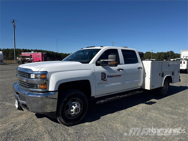 Chevrolet 3500 HD 4x2 Crew Cab Simpson water pump with 35 ga Utilitaire benne