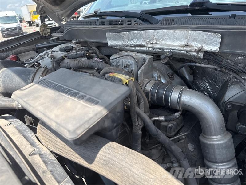 Chevrolet 3500 HD 4x4 Crew Cab Pickup Drugi