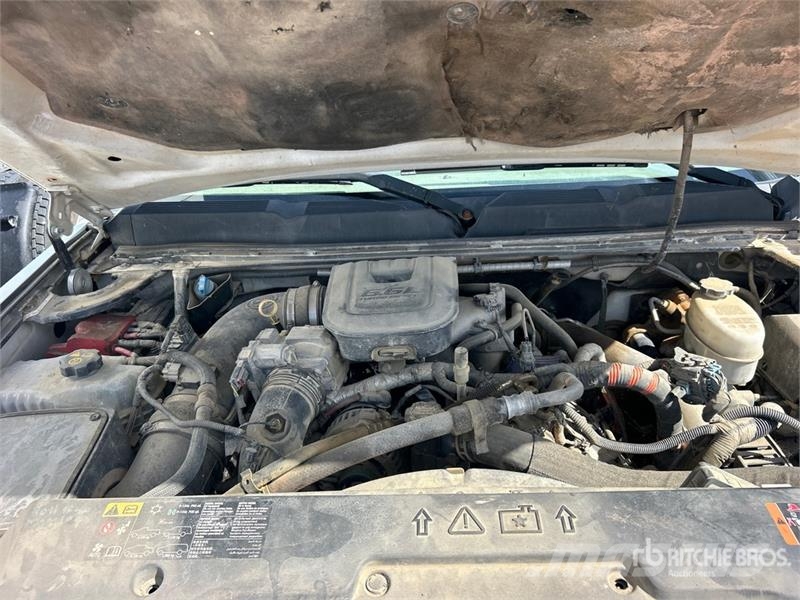 Chevrolet 3500 HD 4x4 Utility Truck (Inoperable) Utilitaire benne