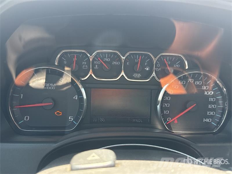 Chevrolet 3500 HD 4x4 Crew Cab Pickup Drugi