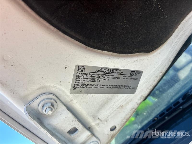 Chevrolet 3500HD Platformas/izkraušana no sāniem