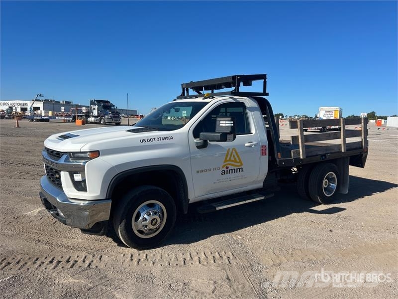 Chevrolet 3500HD Platformas/izkraušana no sāniem