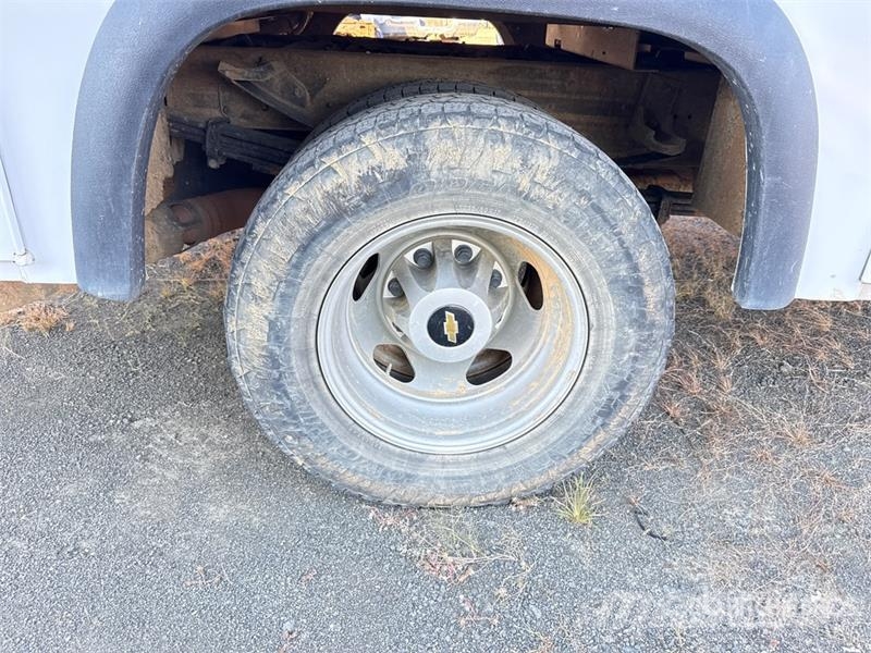 Chevrolet 3500HD 4x4 Crew Cab Utility Truck 皮卡车