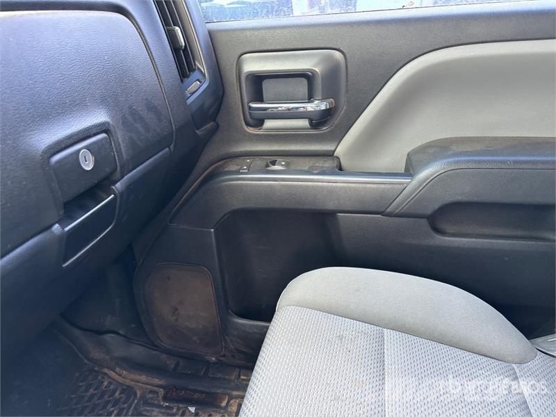 Chevrolet 3500HD 4x4 Crew Cab Pickup Other