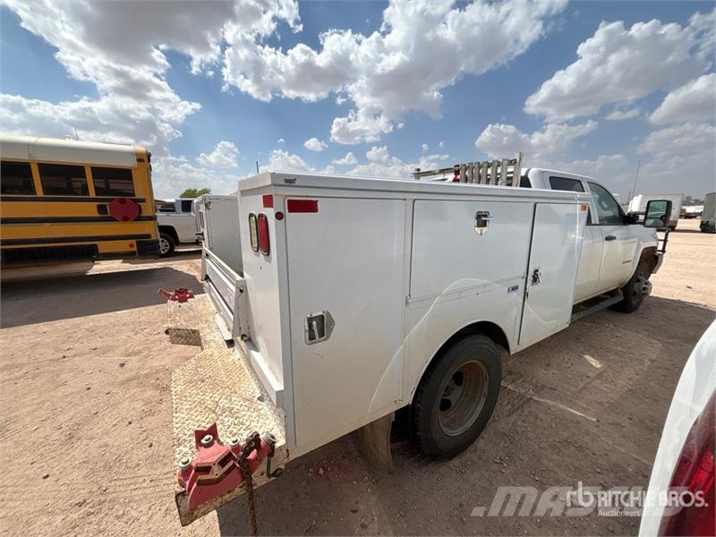 Chevrolet 3500HD 4x4 Crew Cab Utility Truck Pick up/Dropside