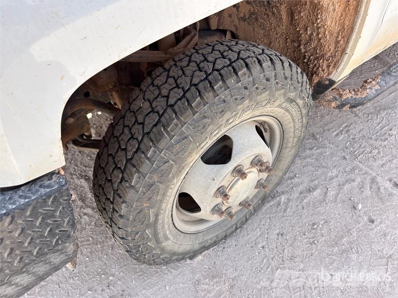 Chevrolet 3500HD 4x4 Crew Cab Pickup Other