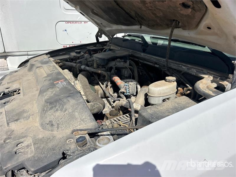Chevrolet 3500HD 4x4 Utility Truck (Inoperable) Pickup/planbiler