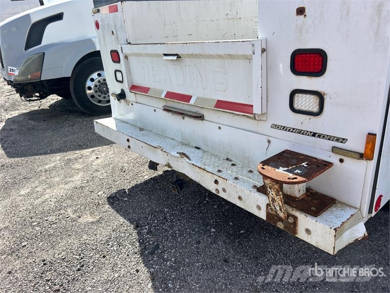 Chevrolet 3500HD 4x4 Utility Truck (Inoperable) Pickup/planbiler