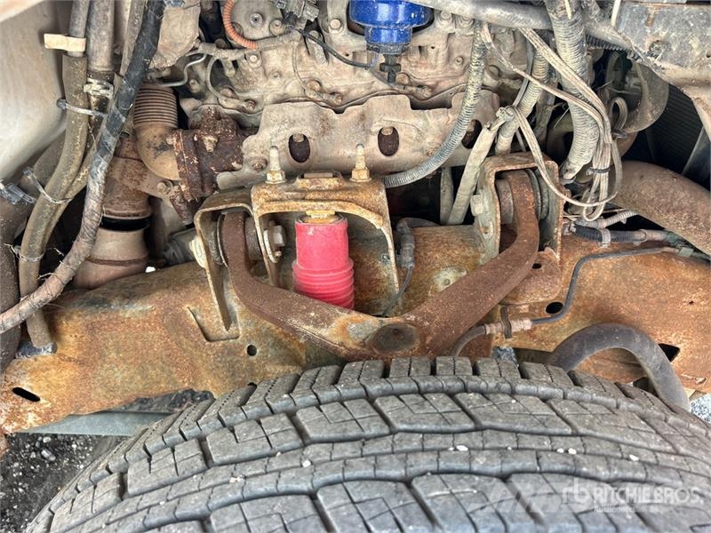 Chevrolet 3500HD 4x4 Utility Truck (Inoperable) Pickup/planbiler