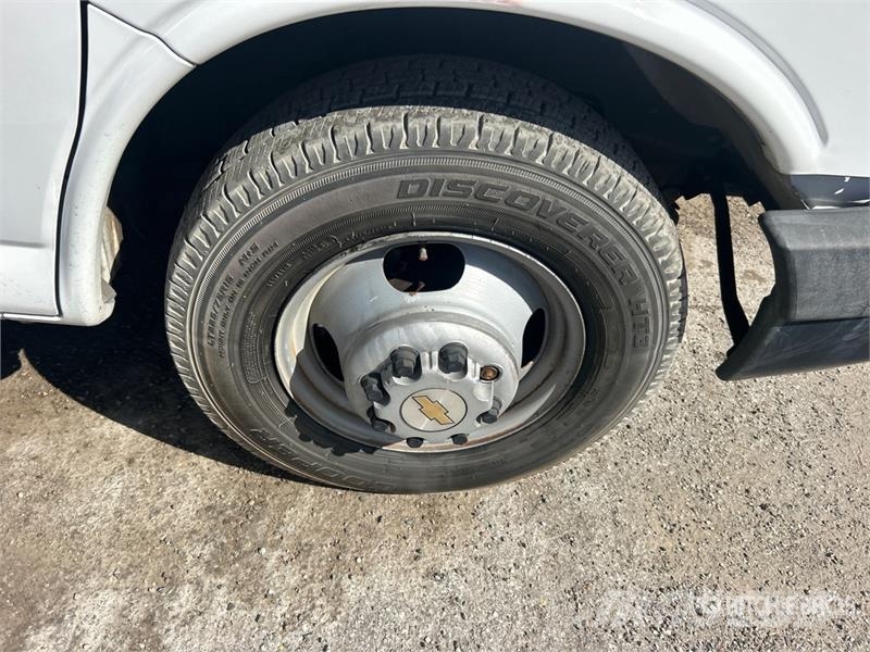 Chevrolet 4500 4x2 Van Truck Kapali kasa kamyonlar