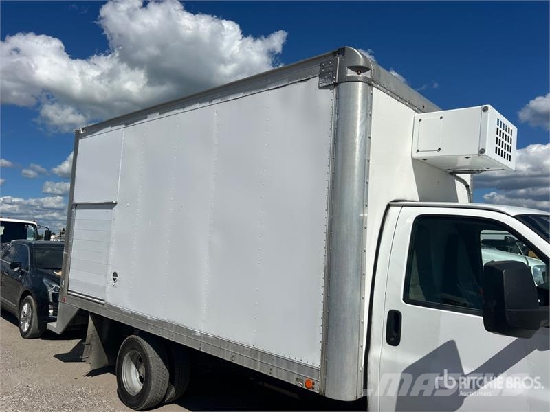 Chevrolet 4500 4x2 Van Truck Kapali kasa kamyonlar
