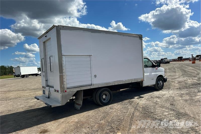 Chevrolet 4500 4x2 Van Truck Kapali kasa kamyonlar