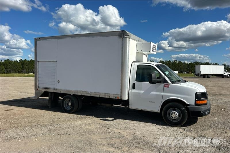 Chevrolet 4500 4x2 Van Truck Kapali kasa kamyonlar