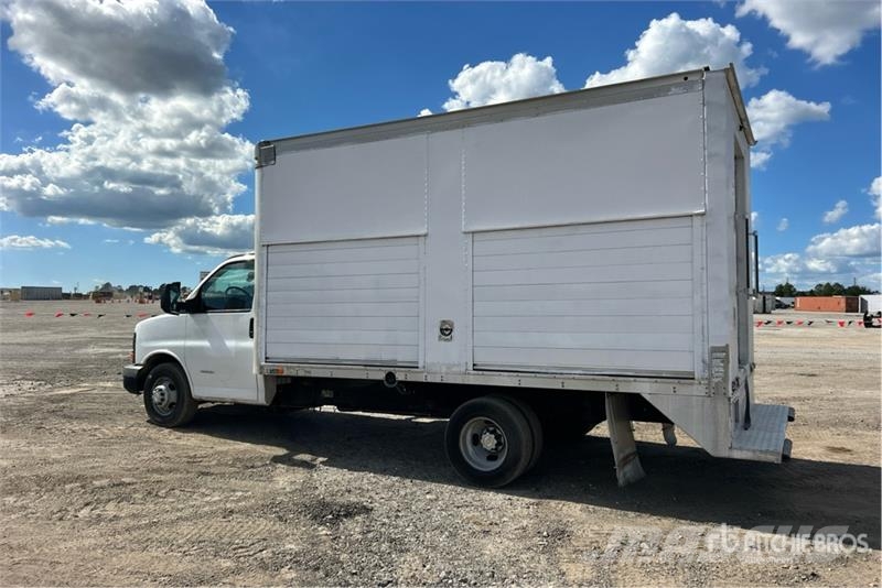 Chevrolet 4500 4x2 Van Truck Kapali kasa kamyonlar