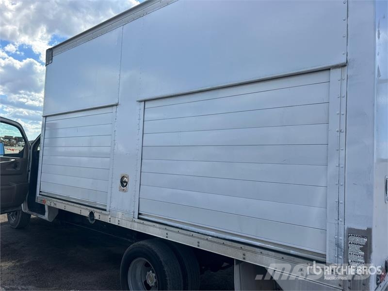 Chevrolet 4500 4x2 Van Truck Kapali kasa kamyonlar