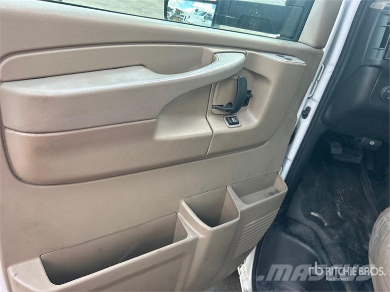 Chevrolet 4500 4x2 Van Truck Kapali kasa kamyonlar