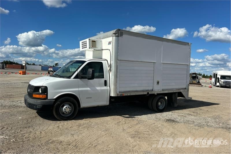 Chevrolet 4500 4x2 Van Truck Kapali kasa kamyonlar
