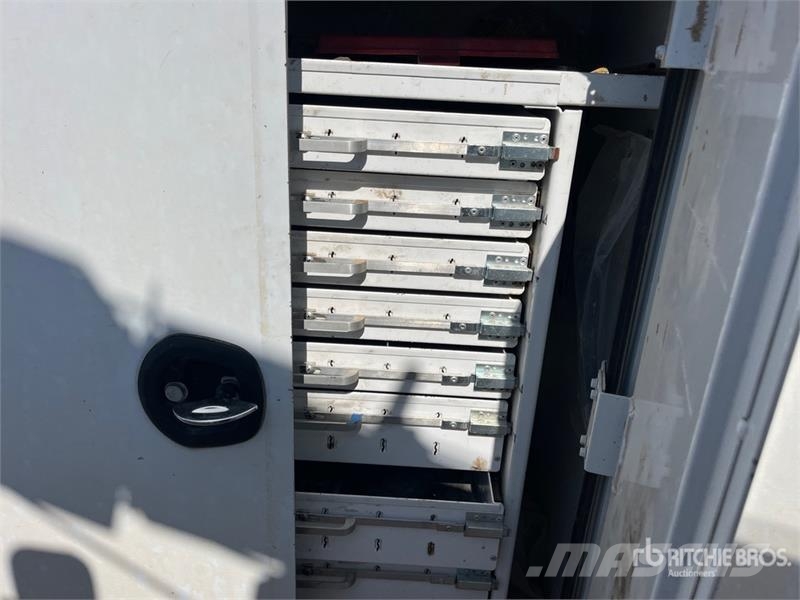 Chevrolet 5500 多目的／汎用車両