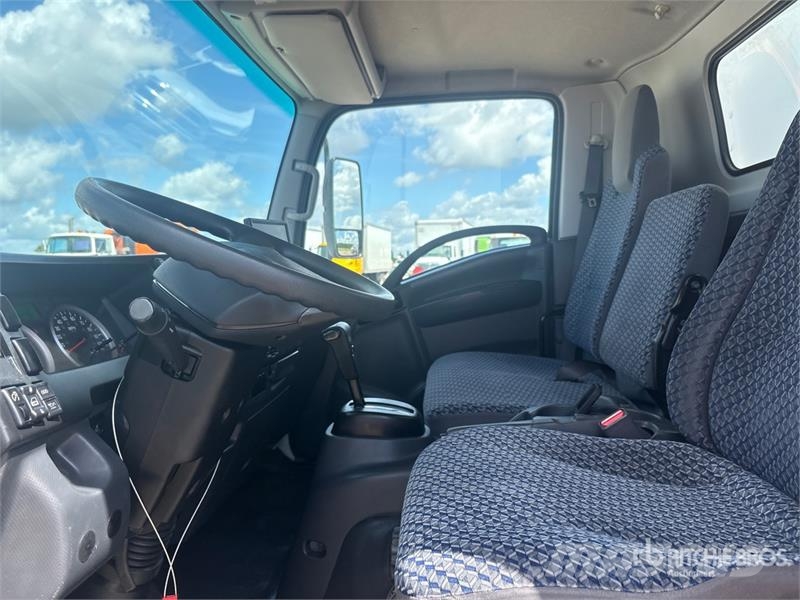 Chevrolet 5500XD 4x2 Van Truck 厢式货车