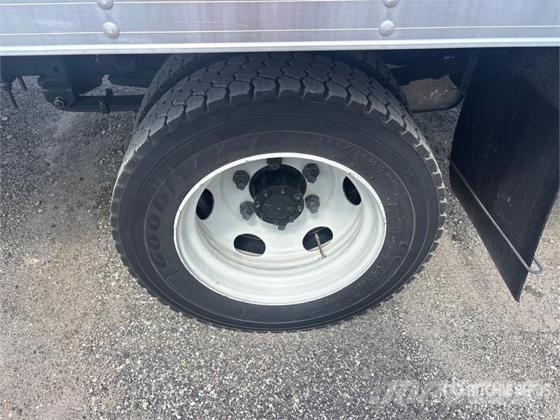 Chevrolet 5500XD 4x2 Van Truck 厢式货车