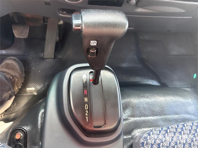 Chevrolet 5500XD 4x2 Van Truck 厢式货车