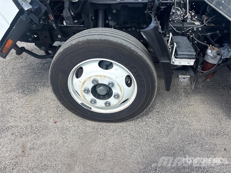 Chevrolet 5500XD 4x2 Van Truck 厢式货车