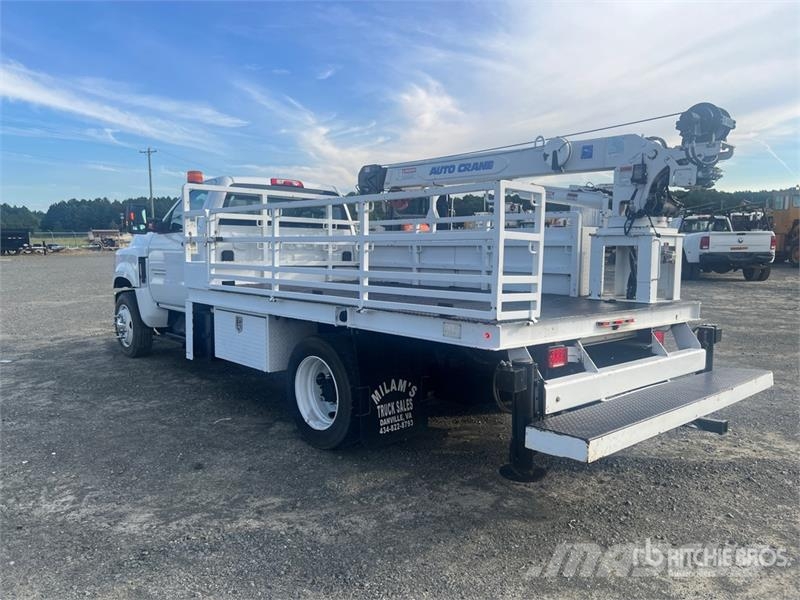 Chevrolet 6500 HD 4x2 Service Truck Municipal / general purpose vehicles