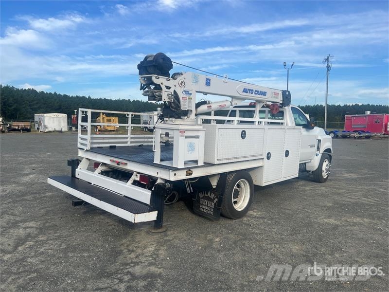 Chevrolet 6500 HD 4x2 Service Truck Municipal / general purpose vehicles