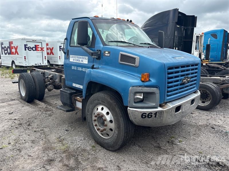Chevrolet 7500 4x2 Cab and Chassis Cabins and interior