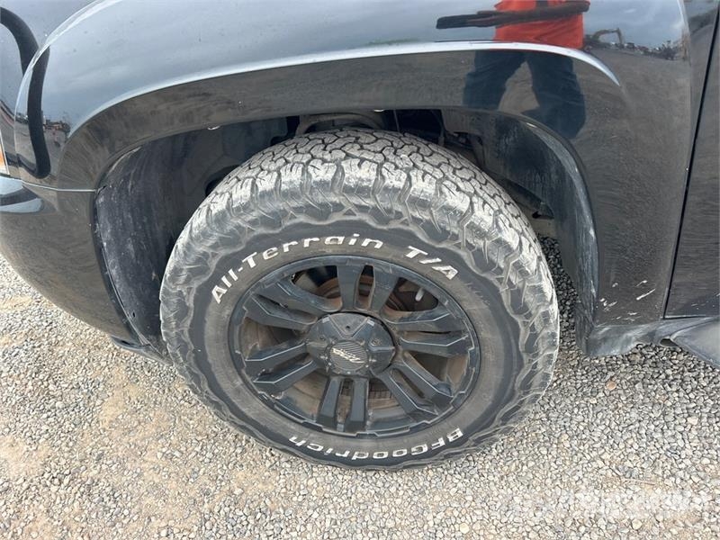 Chevrolet Avalanche 4x4 Crew Cab Pickup Otros