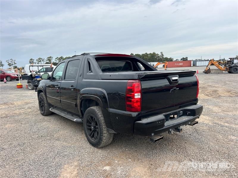 Chevrolet Avalanche 4x4 Crew Cab Pickup Otros