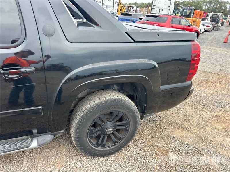 Chevrolet Avalanche 4x4 Crew Cab Pickup Otros