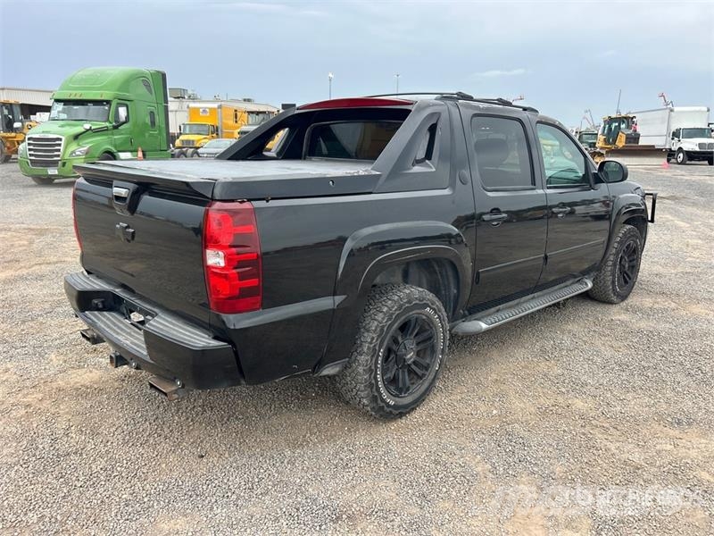 Chevrolet Avalanche 4x4 Crew Cab Pickup Otros