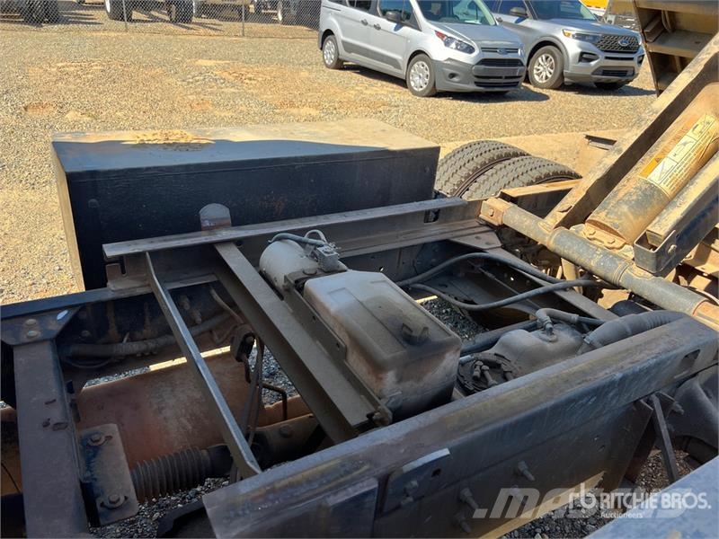 Chevrolet C4500 4x2 Dump Truck Tippbilar