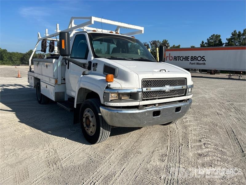 Chevrolet C4500 4x2 Fuel and Lube Truck Cysterna