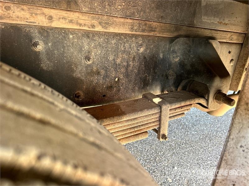 Chevrolet C4500 4x2 Fuel and Lube Truck Cysterna