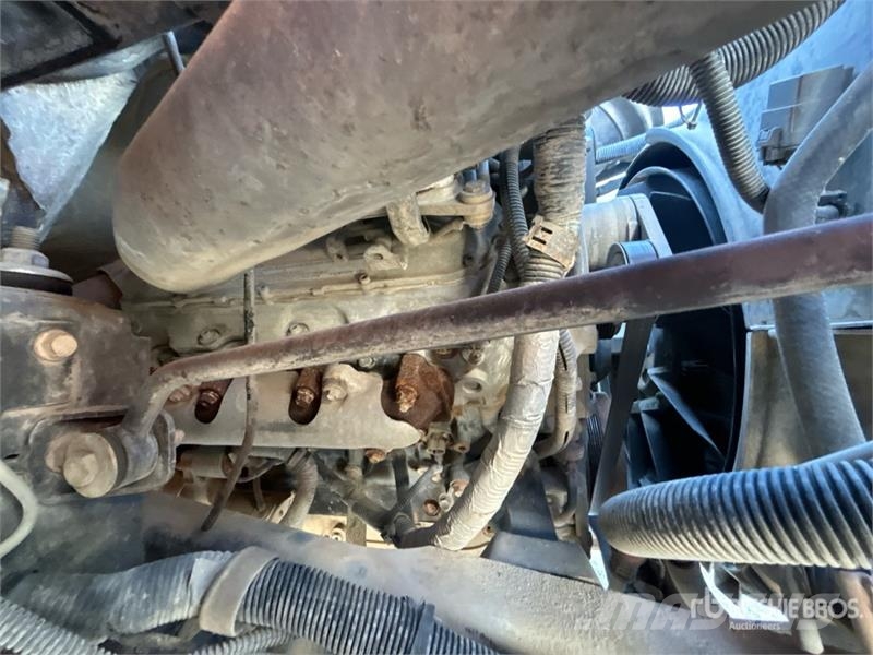 Chevrolet C4500 4x2 Fuel and Lube Truck Cysterna