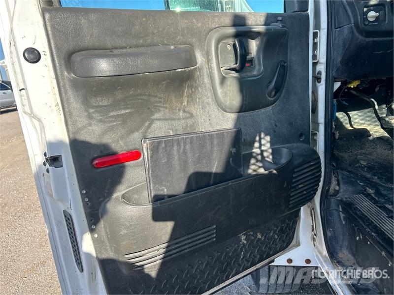 Chevrolet C4500 4x2 Fuel and Lube Truck Cysterna