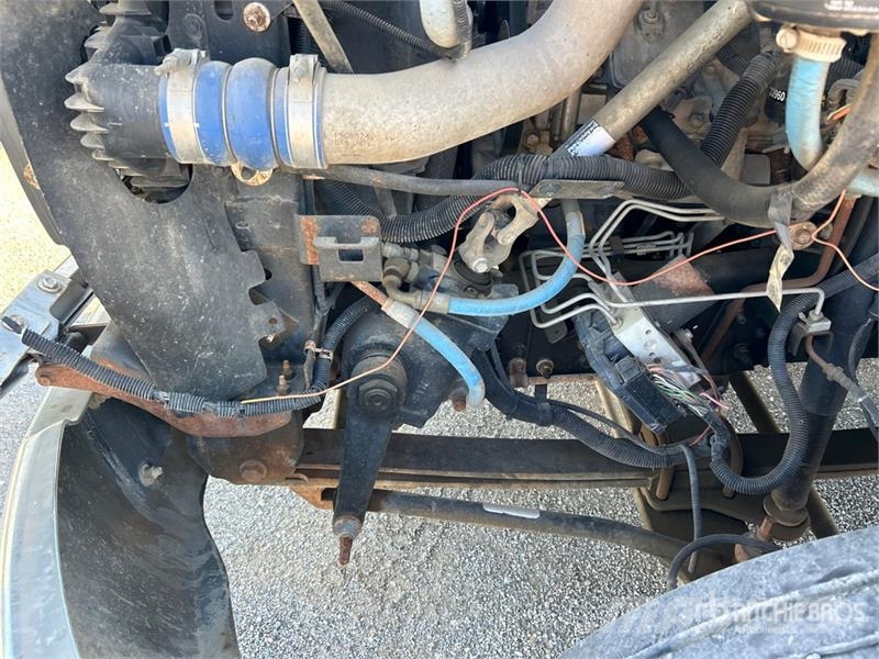 Chevrolet C4500 4x2 Fuel and Lube Truck Cysterna