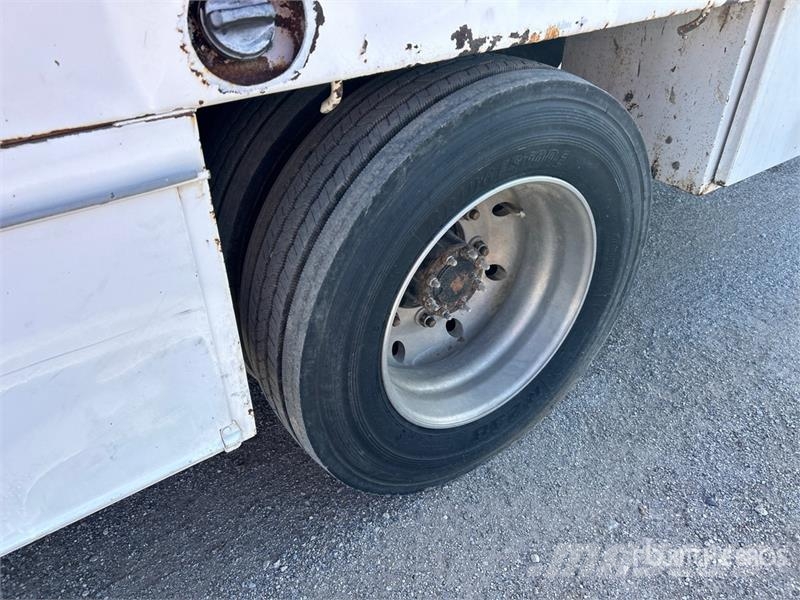 Chevrolet C4500 4x2 Fuel and Lube Truck Cysterna