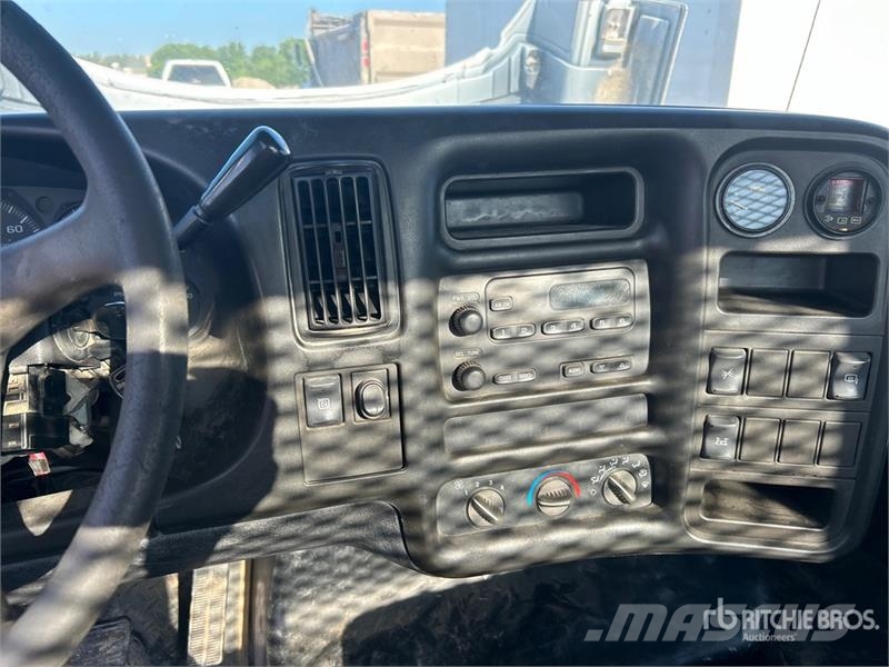Chevrolet C4500 4x2 Fuel and Lube Truck Cysterna