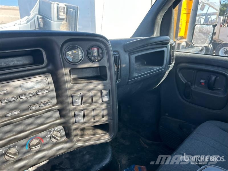 Chevrolet C4500 4x2 Fuel and Lube Truck Cysterna