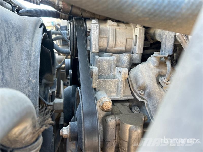 Chevrolet C4500 4x2 Fuel and Lube Truck Cysterna