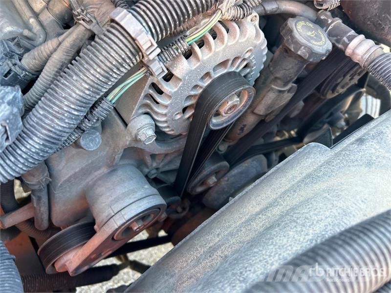 Chevrolet C4500 4x2 Fuel and Lube Truck Cysterna